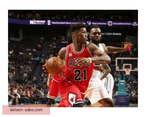 38岁助教锁喉16岁新星 国少溃败后爆发冲突一路追骂推搡引发关注